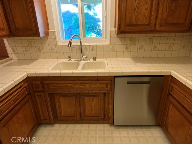 MLS #OC25185418 image #18