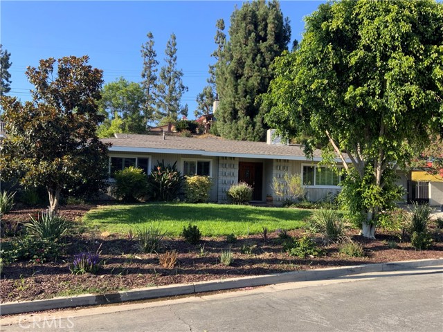 MLS #OC25185418 image #2