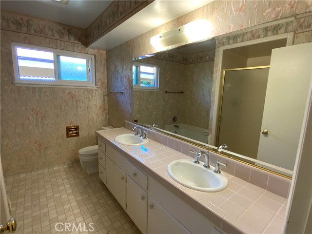 MLS #OC25185418 image #27