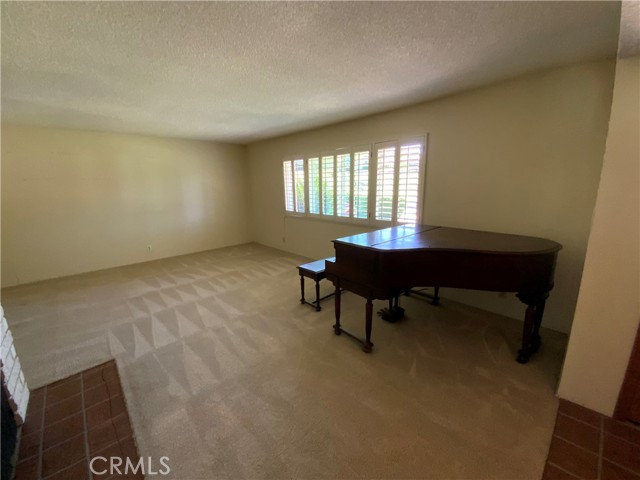 MLS #OC25185418 image #9