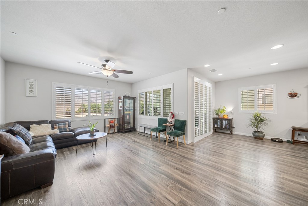 MLS #OC25185442 image #2