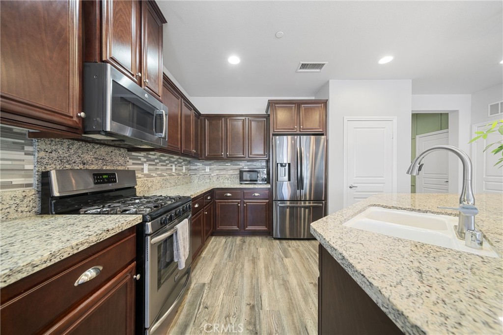 MLS #OC25185442 image #4