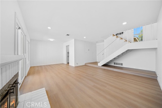 MLS #OC25185482 image #10