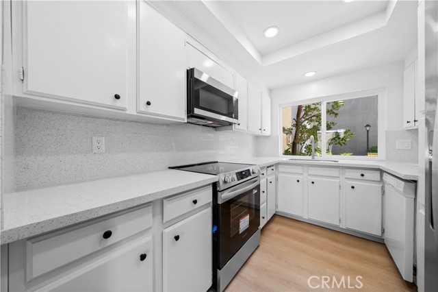 MLS #OC25185482 image #15