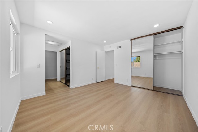 MLS #OC25185482 image #23