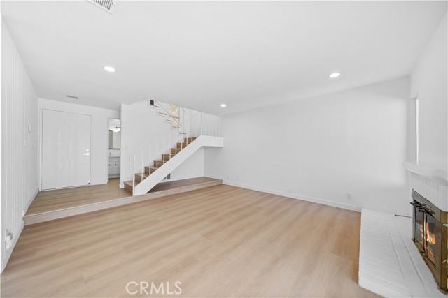 MLS #OC25185482 image #8