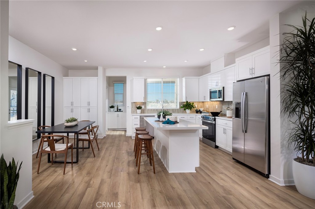 MLS #OC25185516 image #1