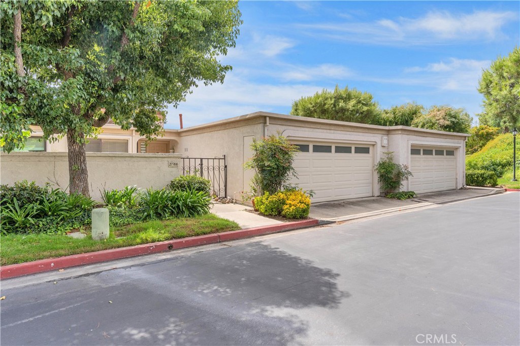 MLS #OC25185643 image #1