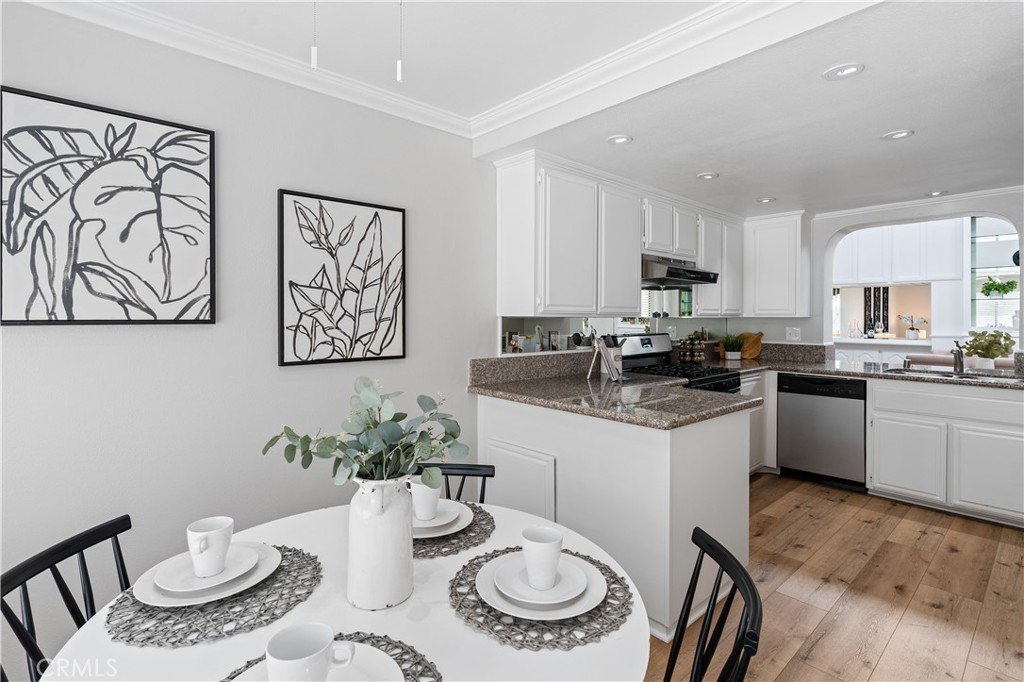 MLS #OC25185643 image #17