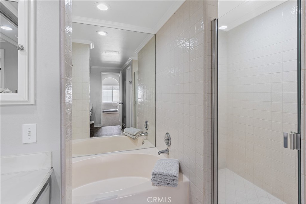 MLS #OC25185643 image #31