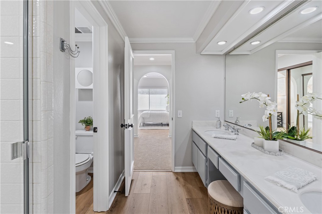 MLS #OC25185643 image #32