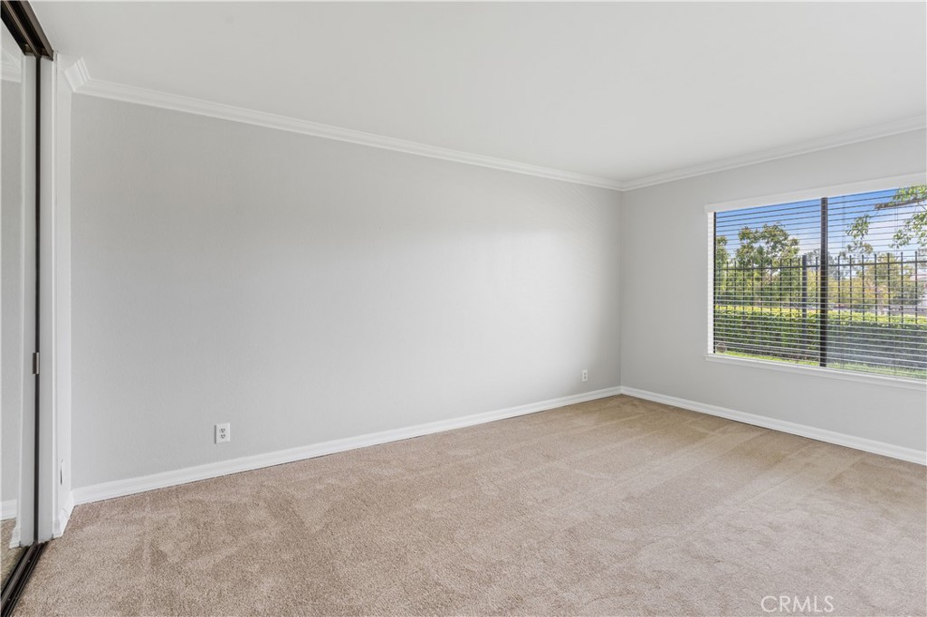 MLS #OC25185643 image #34