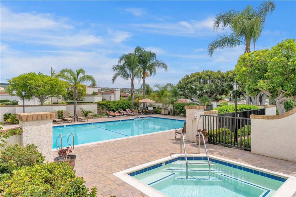 MLS #OC25185643 image #43