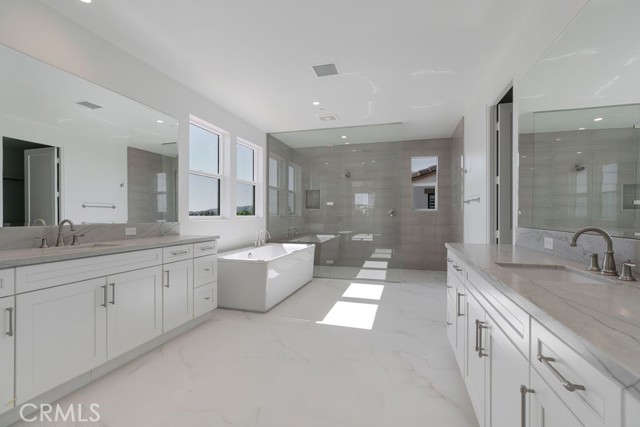 MLS #OC25185997 image #16