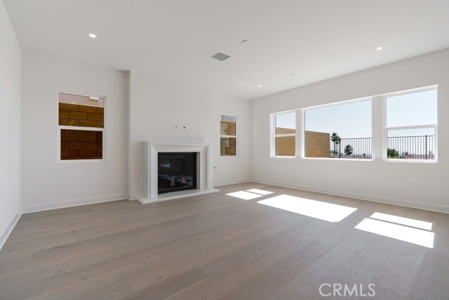 MLS #OC25185997 image #5