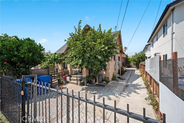 MLS #OC25186004 image #15