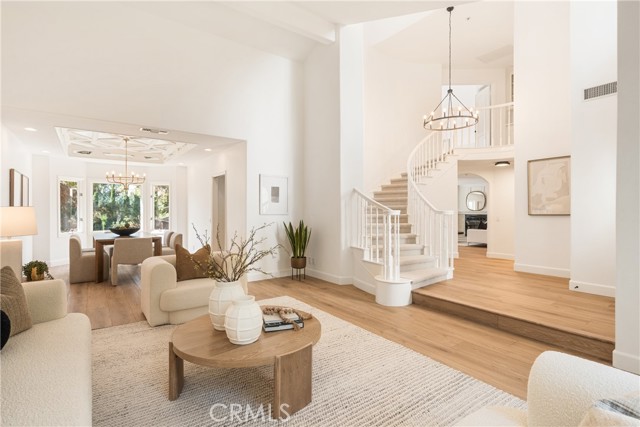 MLS #OC25186115 image #1