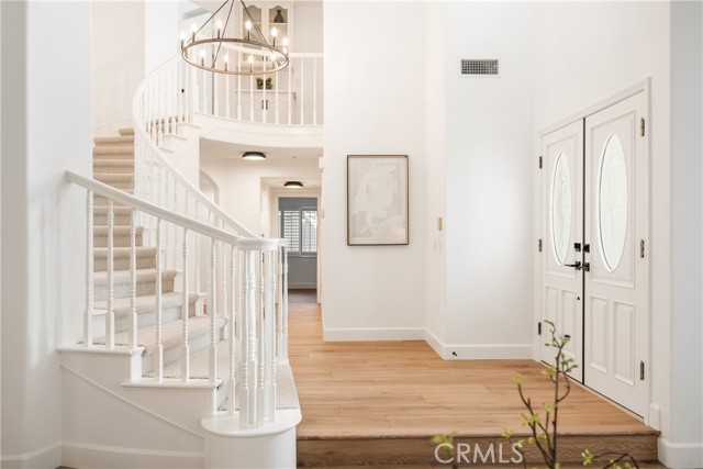 MLS #OC25186115 image #9