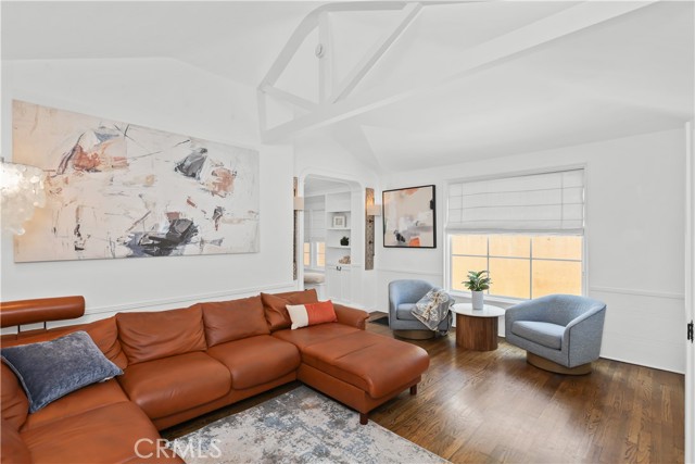 MLS #OC25186256 image #1