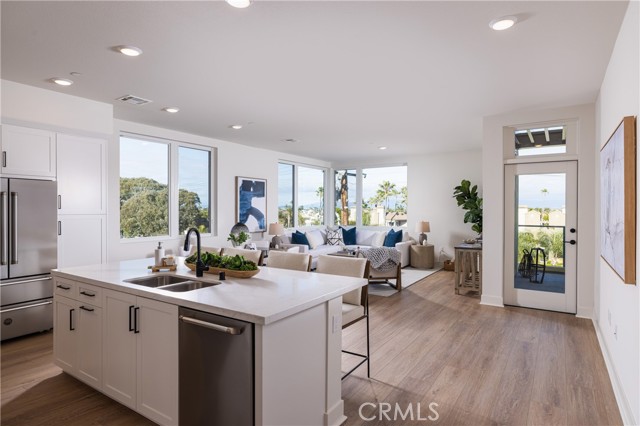 MLS #OC25186260 image #0
