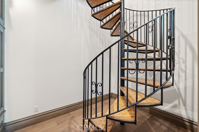 MLS #OC25186331 image #24