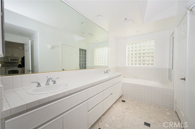 MLS #OC25186341 image #18