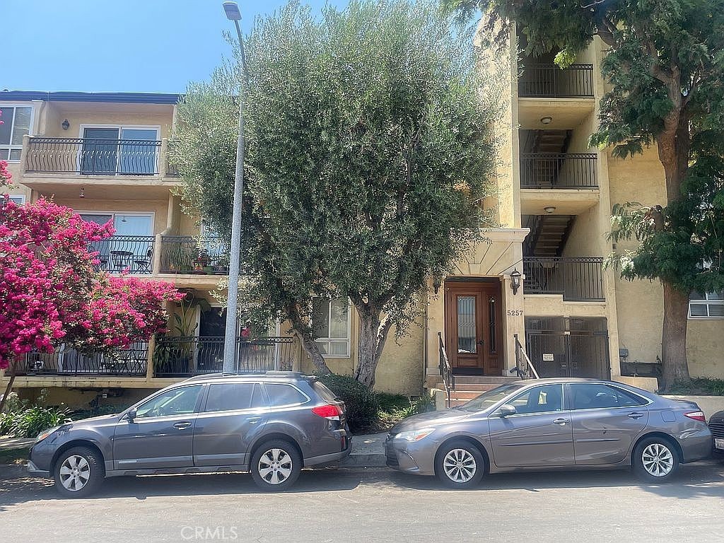 MLS #OC25186411 image #1