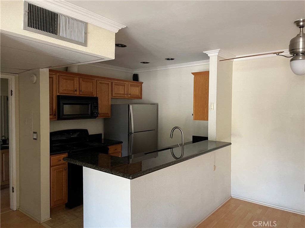 MLS #OC25186411 image #2