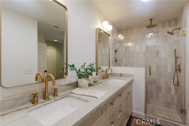 MLS #OC25186671 image #0