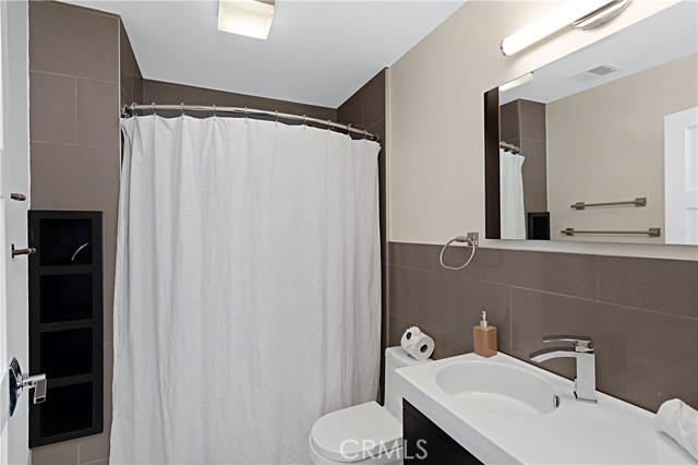 MLS #OC25186928 image #25