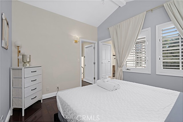 MLS #OC25186928 image #27