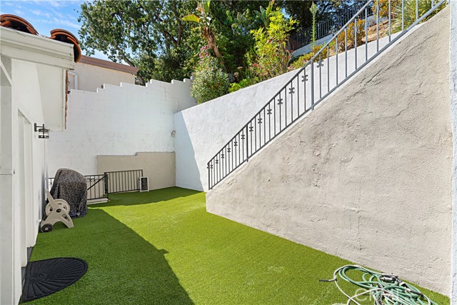 MLS #OC25186928 image #32