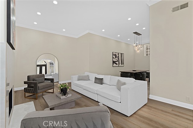 MLS #OC25186928 image #6