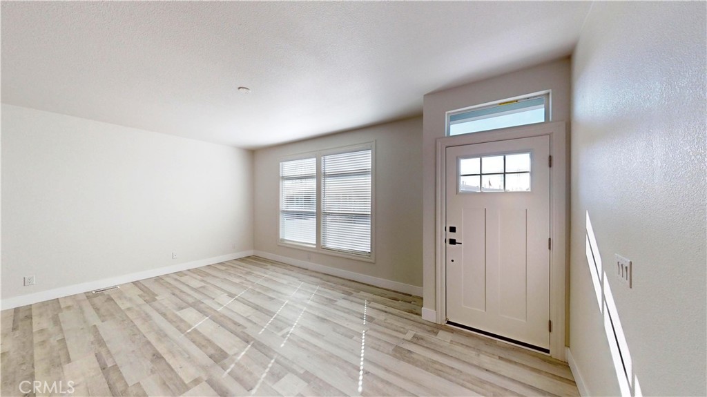 MLS #OC25187268 image #8