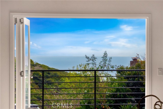 MLS #OC25187270 image #1