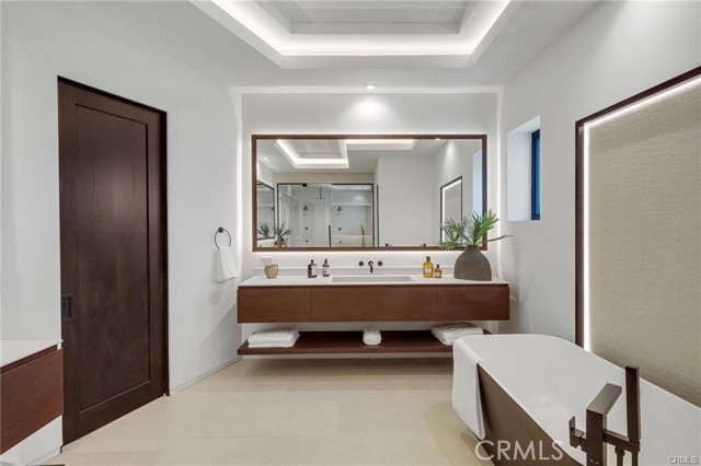 MLS #OC25187936 image #1