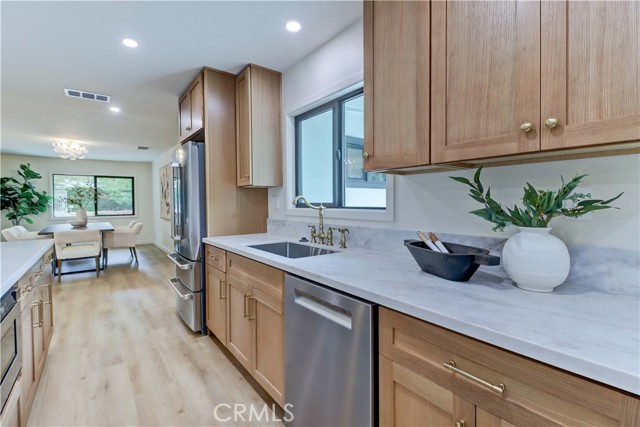 MLS #OC25188013 image #34