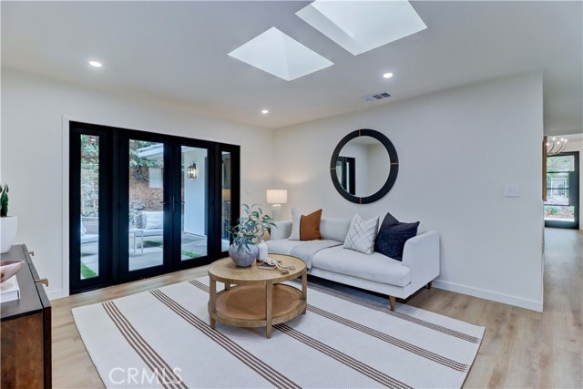 MLS #OC25188013 image #38