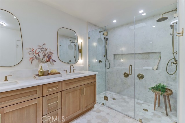 MLS #OC25188013 image #45