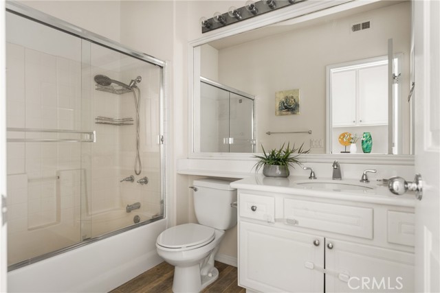 MLS #OC25188177 image #15
