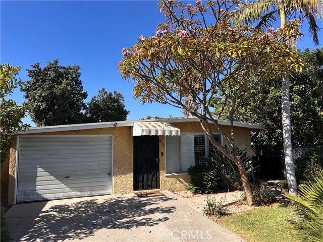 MLS #OC25188336 image #1