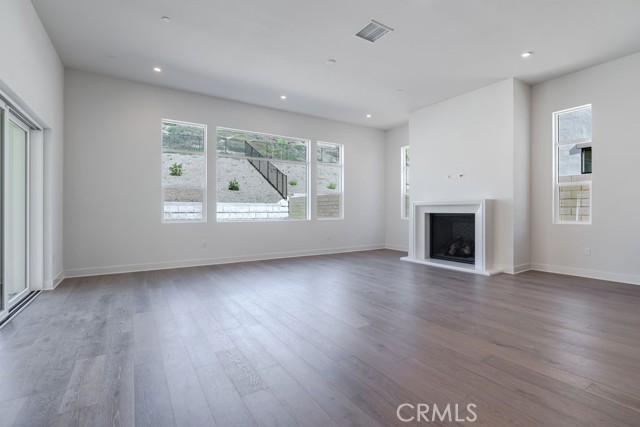 MLS #OC25188362 image #5