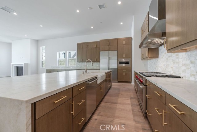 MLS #OC25188362 image #8