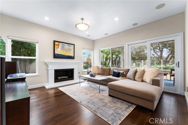 MLS #OC25188375 img 12