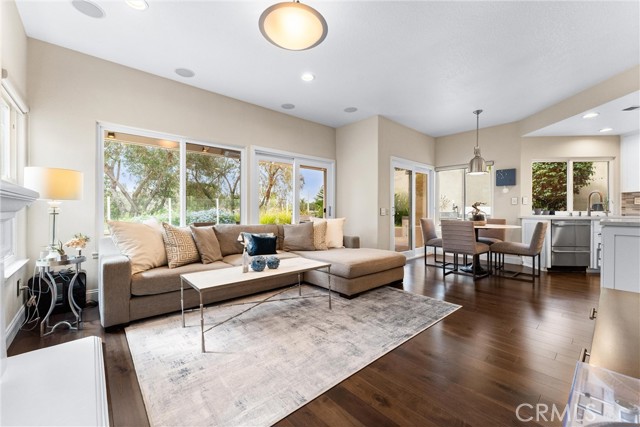 MLS #OC25188375 img 13