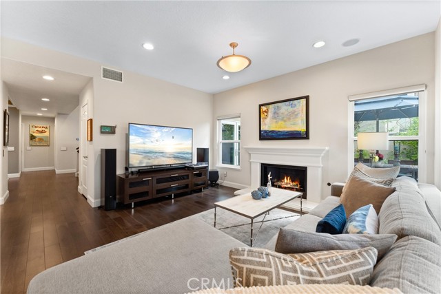 MLS #OC25188375 img 15