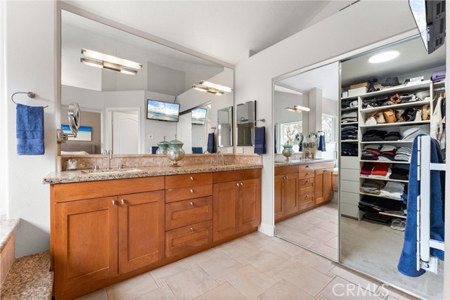 MLS #OC25188375 img 22