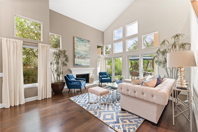 MLS #OC25188375 img 4