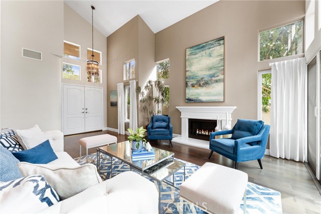 MLS #OC25188375 img 5