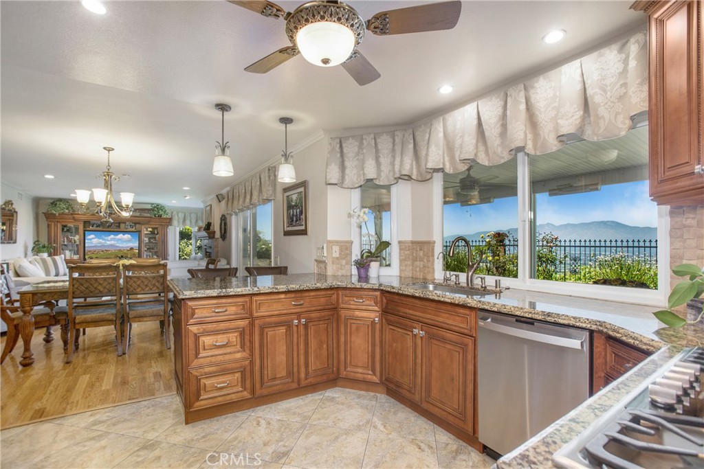 MLS #OC25188464 image #16